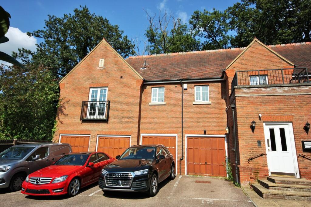 Main image of property: Osborne Heights, Warley, Brentwood, CM14