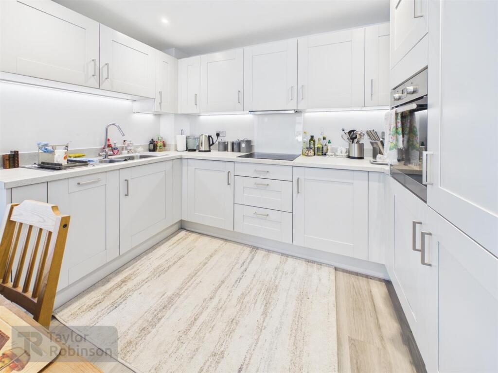Apartment in Mid Sussex, Slaugham - View 3