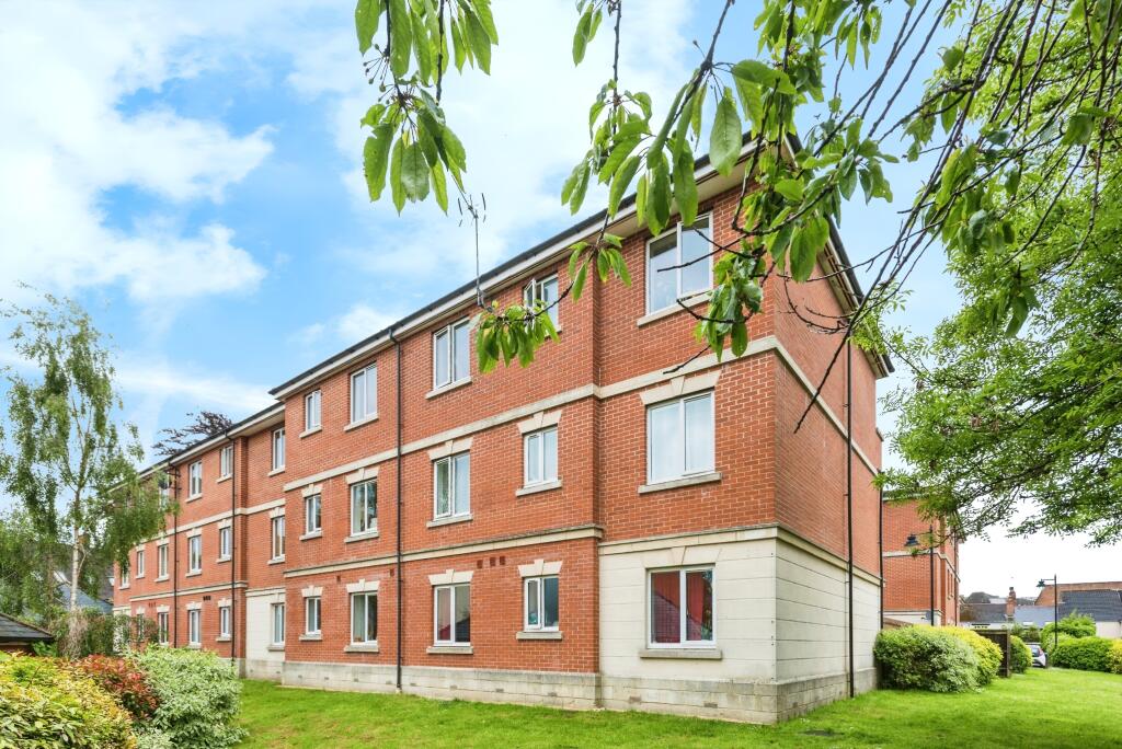 2-bed flat on Brock End, Swindon, Wiltshire, SN1, £115,000