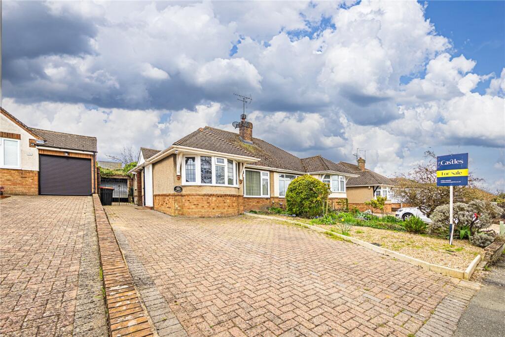 Main image of property: Medley Close, Eaton Bray, Central Bedfordshire, LU6