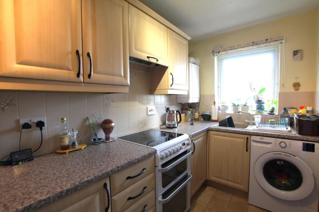 House in Sandy, Central Bedfordshire - More