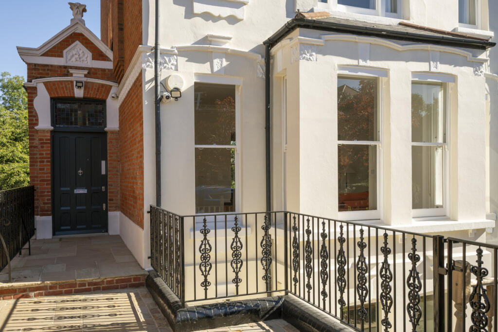 House in London, Crouch Hall Park, Crouch End - View 5
