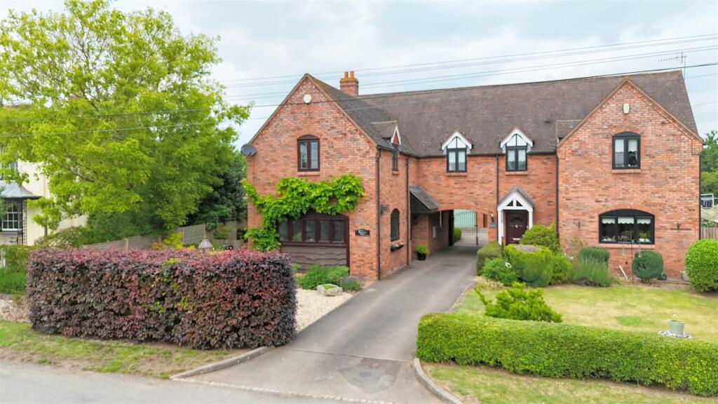 Main image of property: GILBERTS END, HANLEY SWAN, HANLEY CASTLE