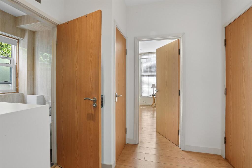Apartment in Sutton - View 2