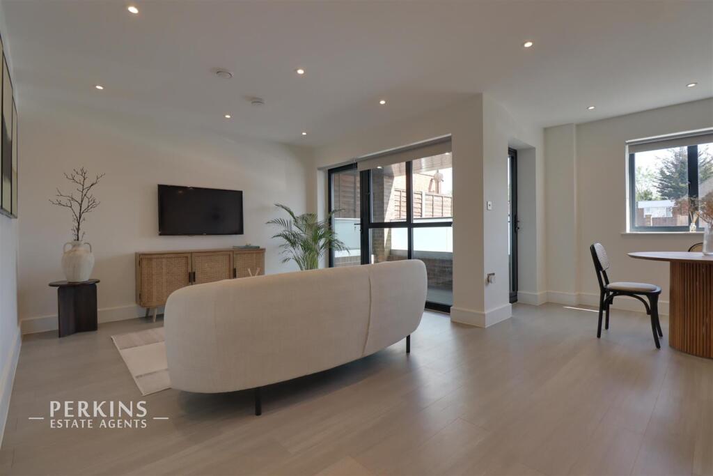 Main image of property: Northolt, UB5