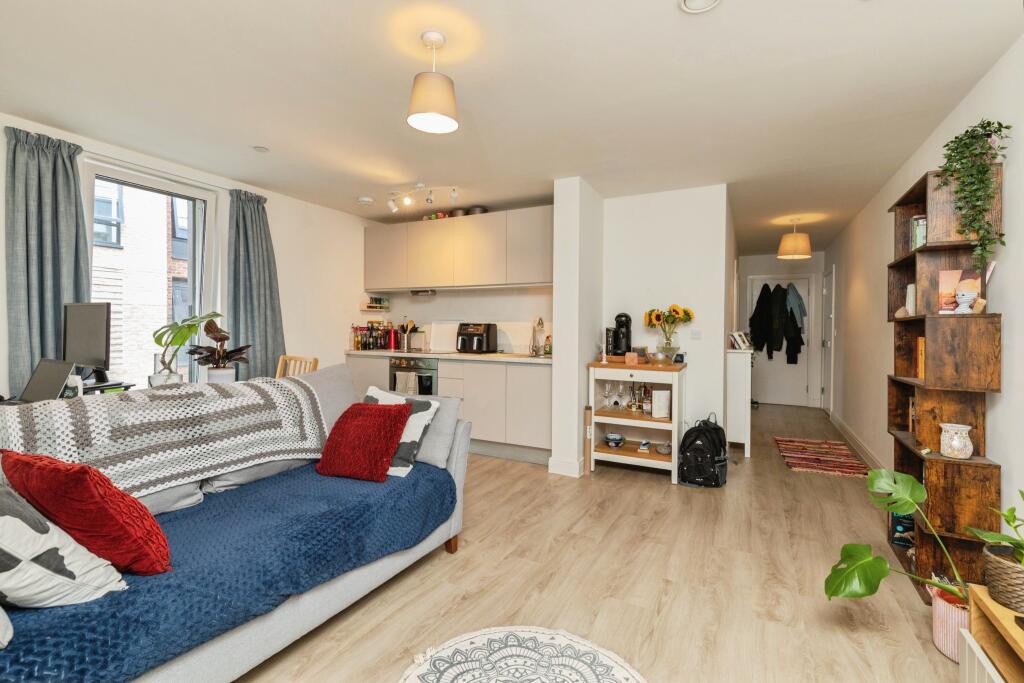 Main image of property: Upper York Street, Bristol, BS2