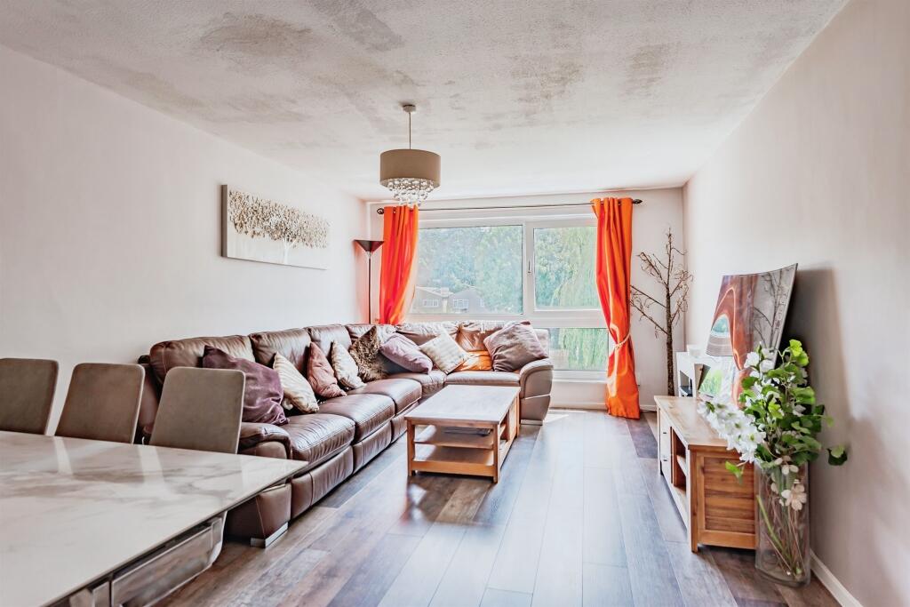 House in Crawley, Worth - View 6