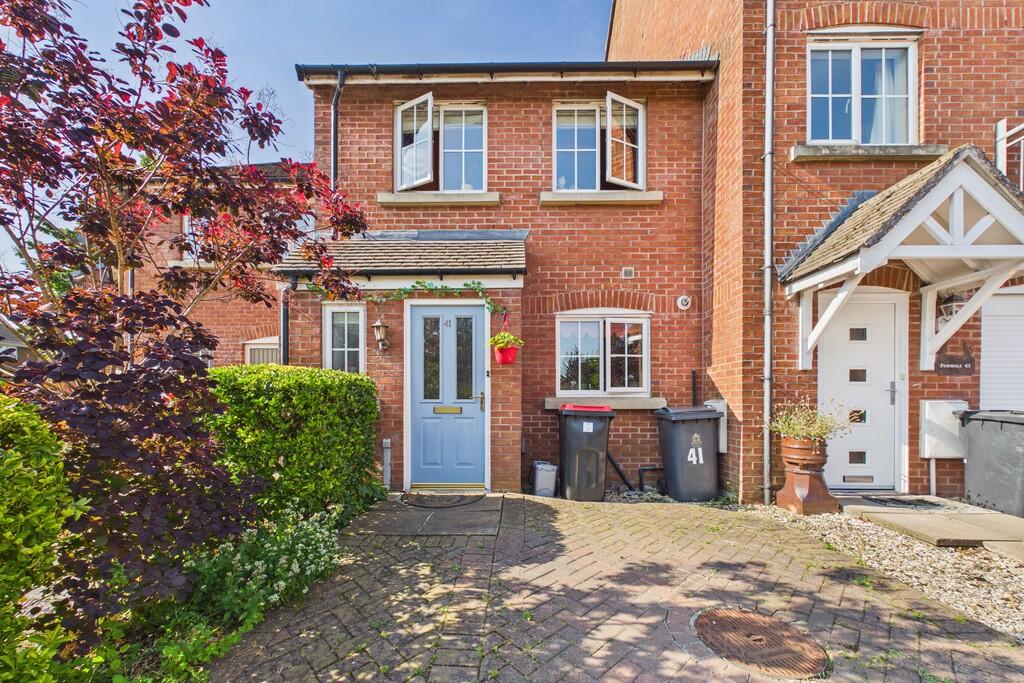 Main image of property: 41 Redruth Drive, Carnforth, Lancashire LA5 9TT