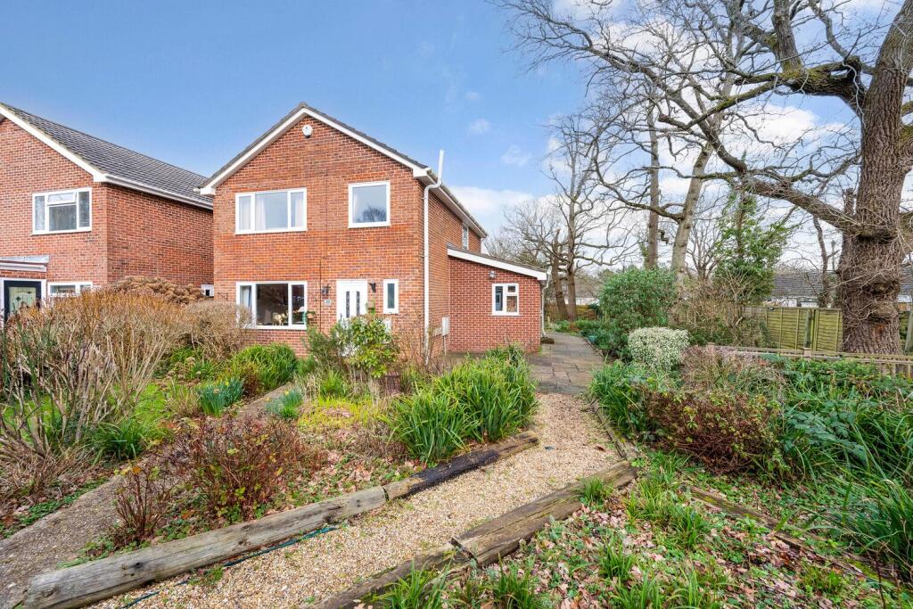 Main image of property: Poplar Drive, Marchwood, SO40