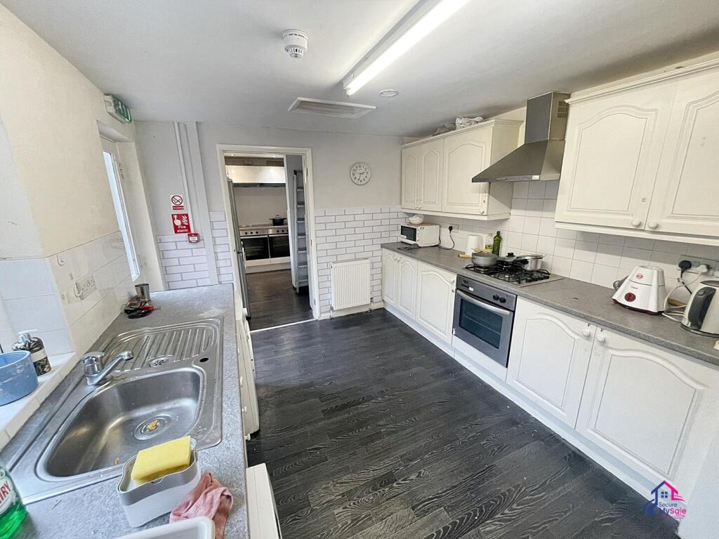 Main image of property: Avenue Road, Grantham