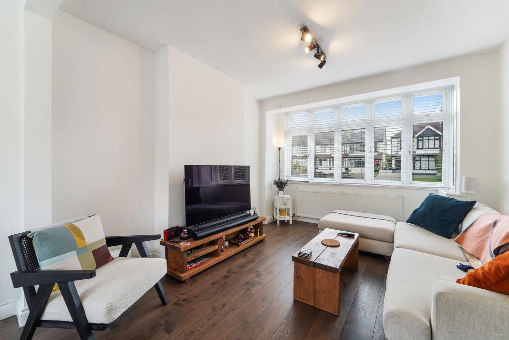 House in Epsom and Ewell, Cuddington, Stoneleigh - More