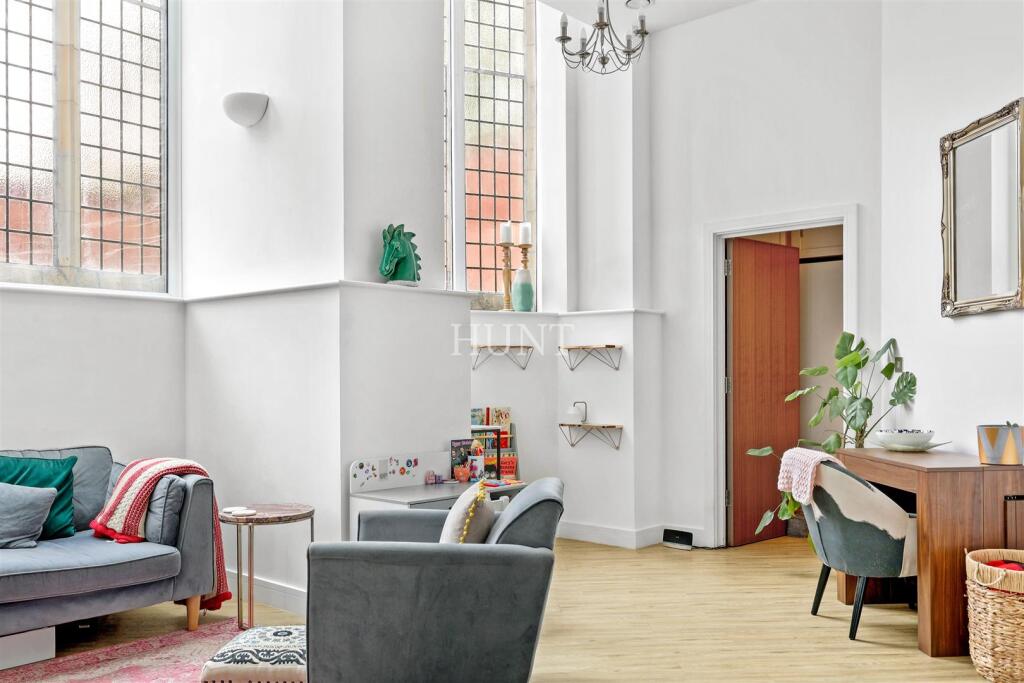 Apartment in Ilford - View 4