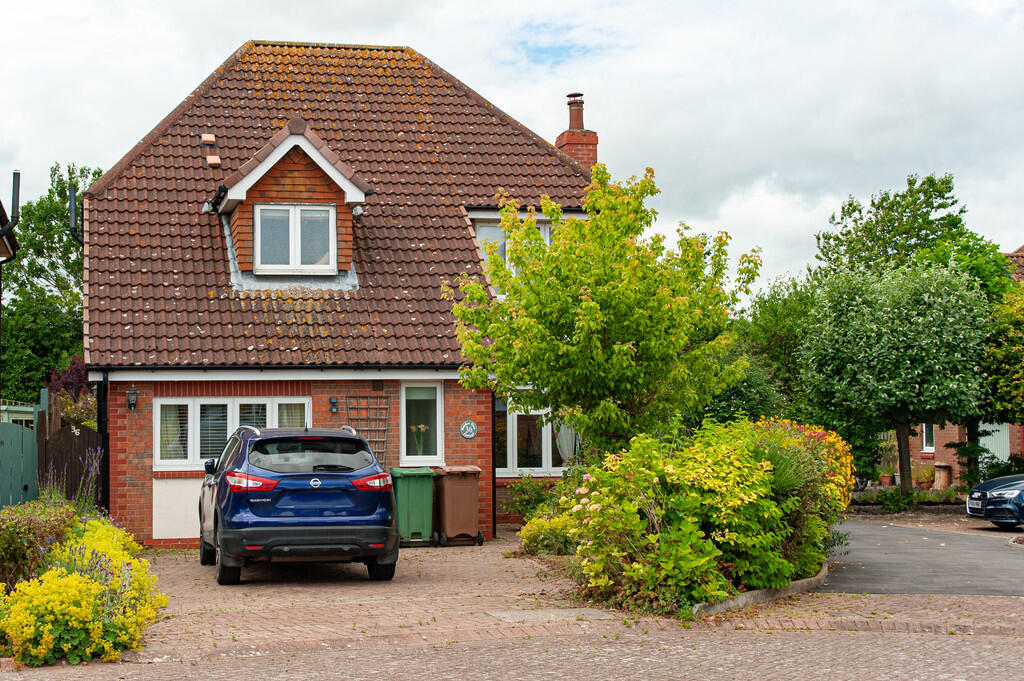 4-bed detached on Harthill Avenue, Leconfield, Beverley, £290,000