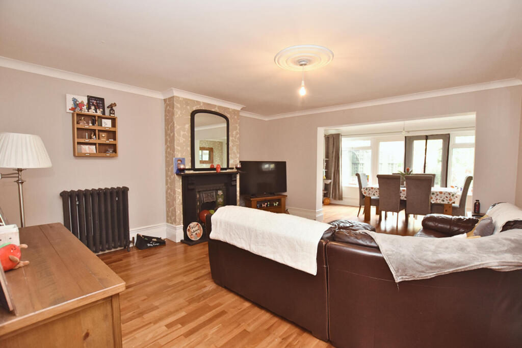 Elm Road, South Woodham Ferrers, Chelmsford photo 3
