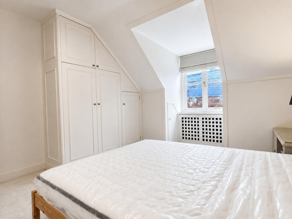 Apartment in London, West Kensington - View 5