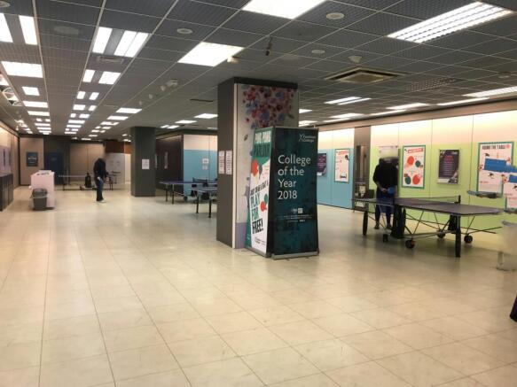 PHOTO 2  Unit 66  12 Thackeray Mall Fareham Shoppimg Centre.jpg
