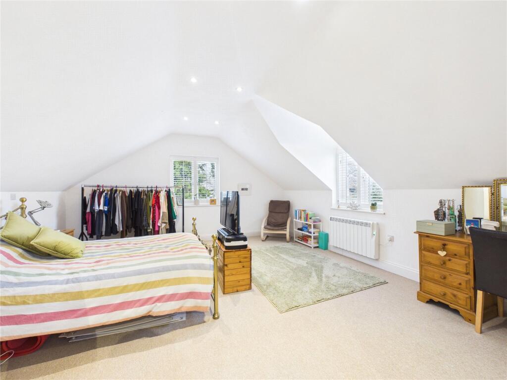 House in East Suffolk, Drybridge Hill, Woodbridge - More