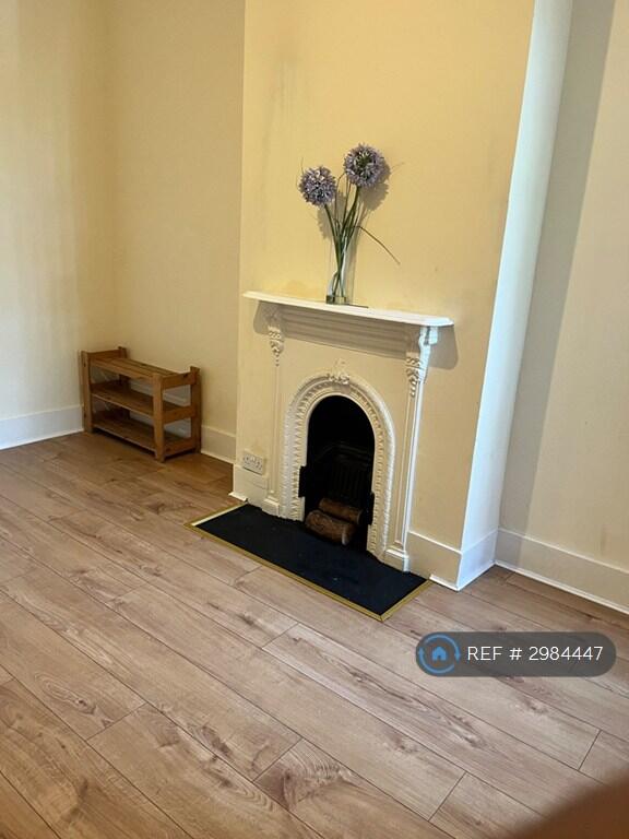 House in Twickenham - View 5
