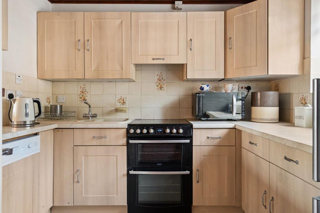 House in Loudwater, Chepping Wycombe - View 5