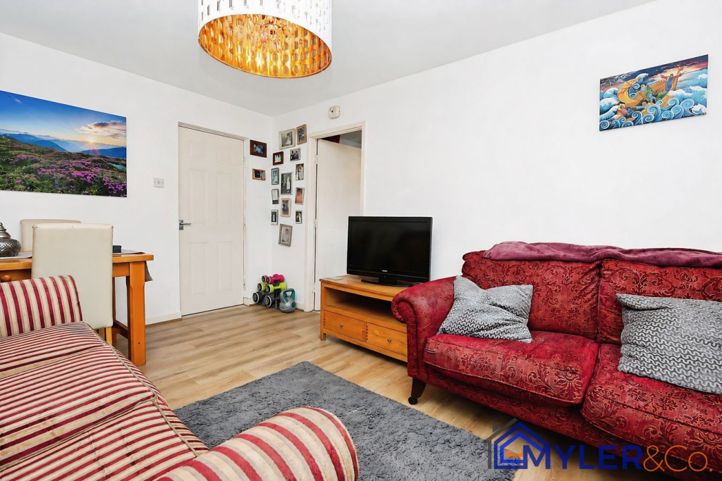 Apartment in Widnes, Halton - View 4