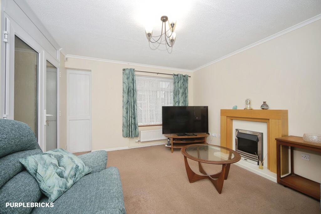 House in Bridgwater, Sydenham, Somerset - More