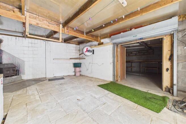 Garage &amp; Workshop @ Blackthorn Road, Hartcliffe, B
