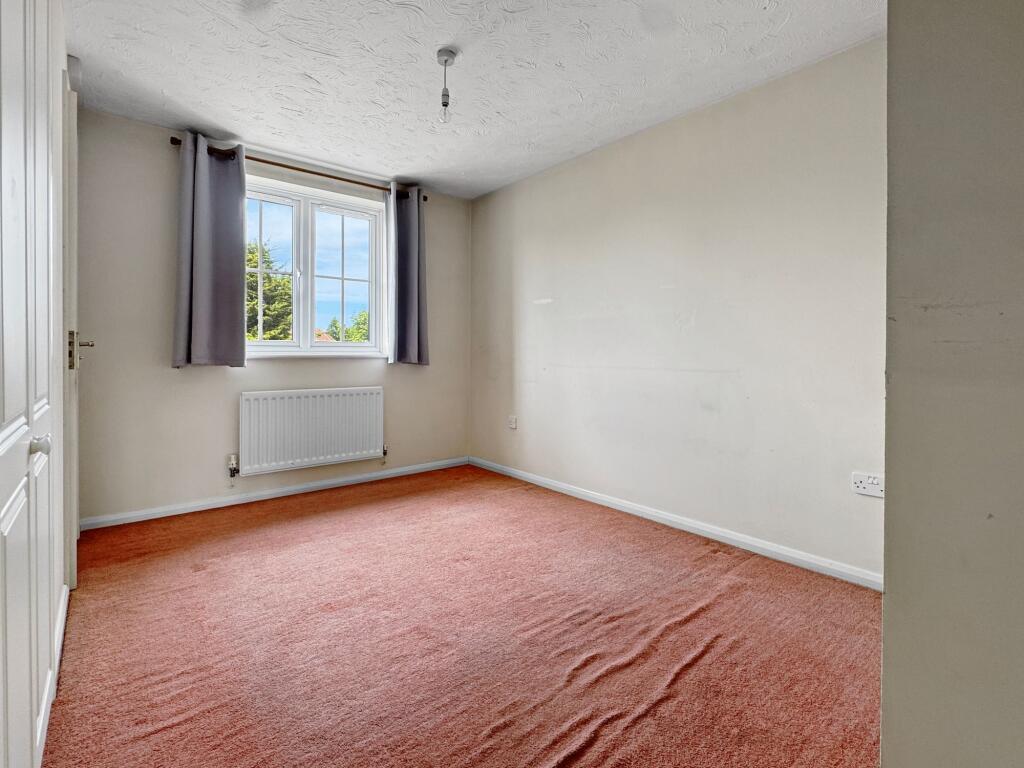 House in East Suffolk, Grange Farm, Kesgrave - More