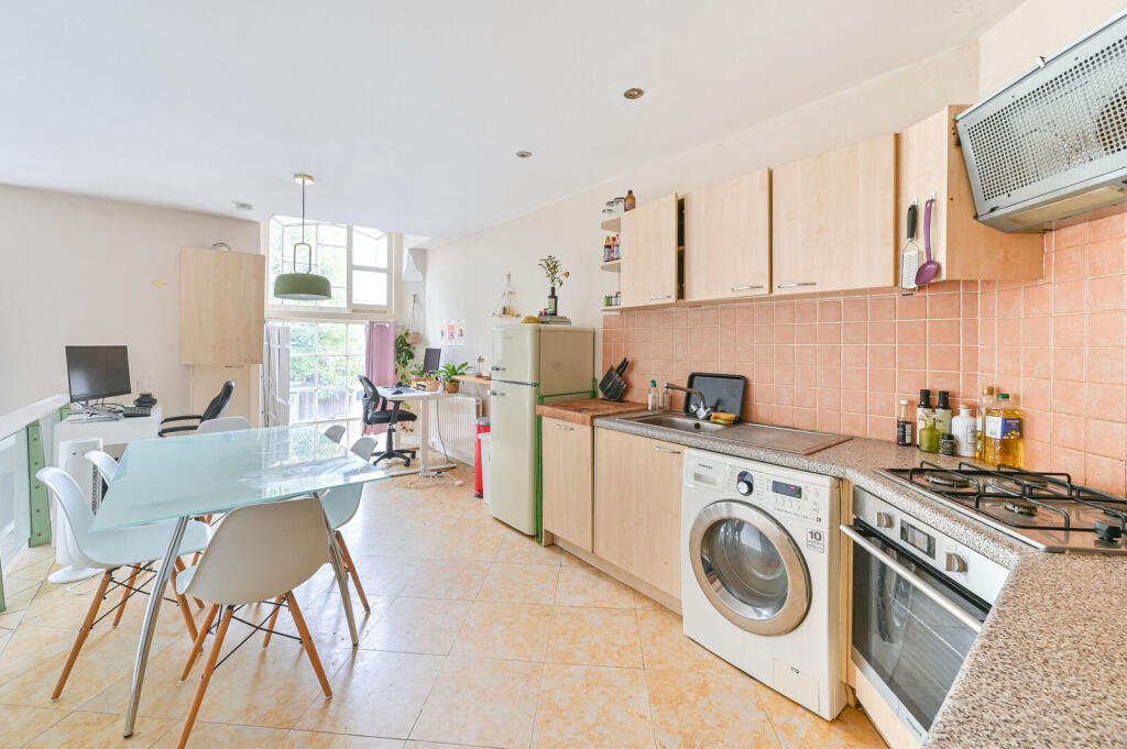 Apartment in London, Myatt's Fields, Loughborough Junction - View 5