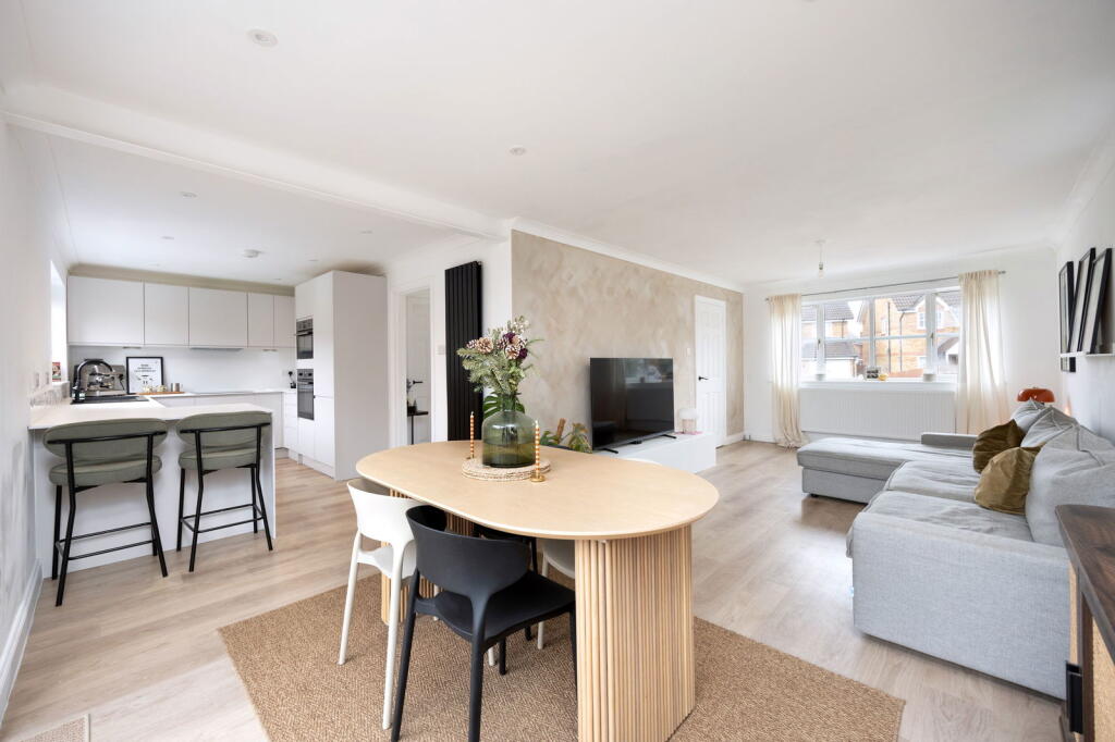 House in Wiltshire, Trowbridge - View 2