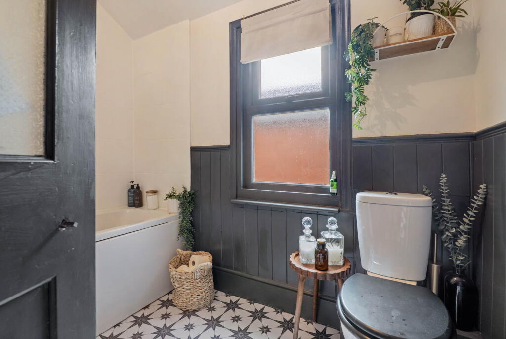 House in Worcester, Worcestershire - More