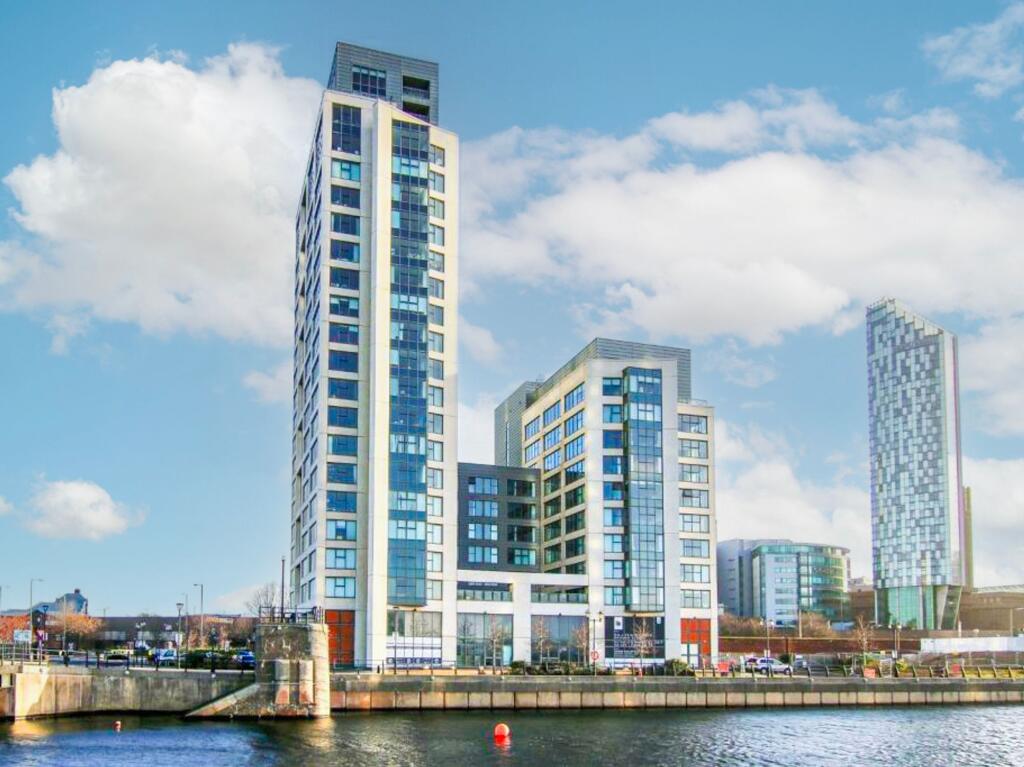 1-bed flat on William Jessop Way, Liverpool, L3, £110,000