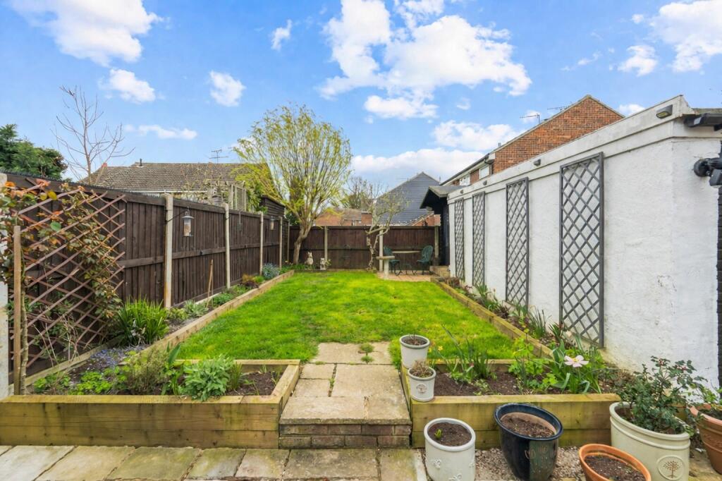 Barnston Green, Barnston, Dunmow, Essex, CM6 photo 3