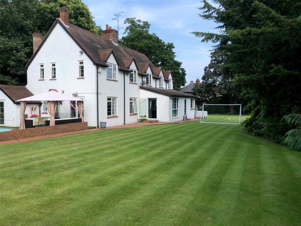 Main image of property: High Street, Kelvedon, Colchester, Essex, CO5