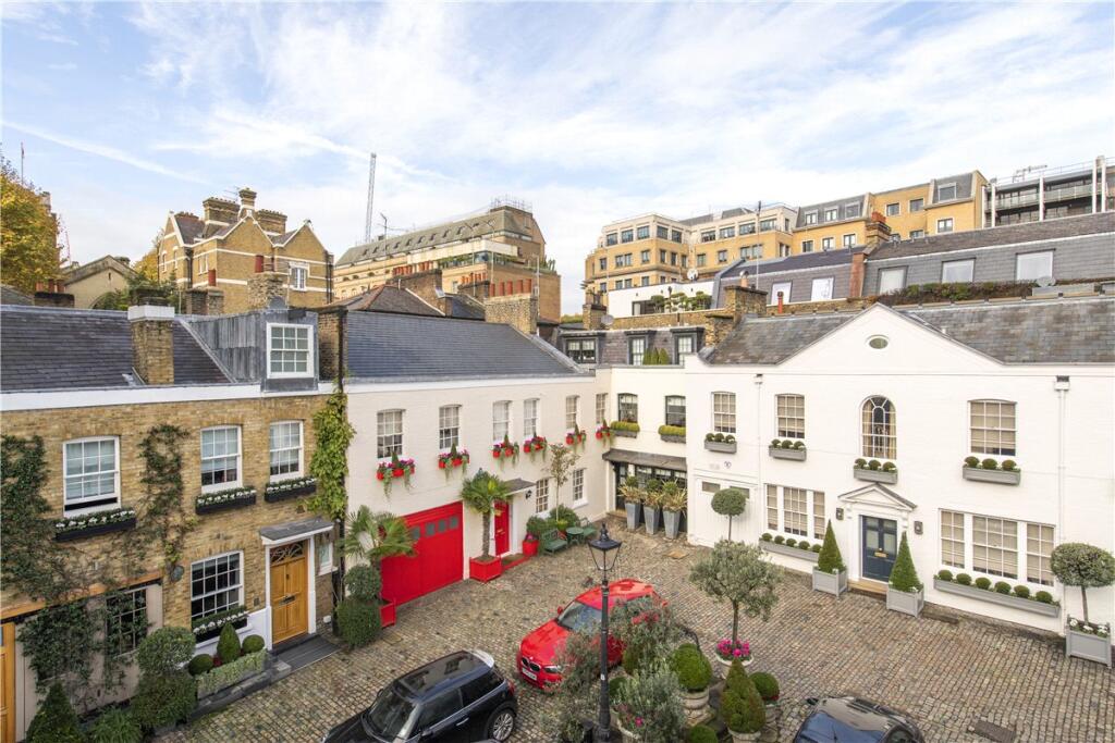 3 bedroom mews property for rent