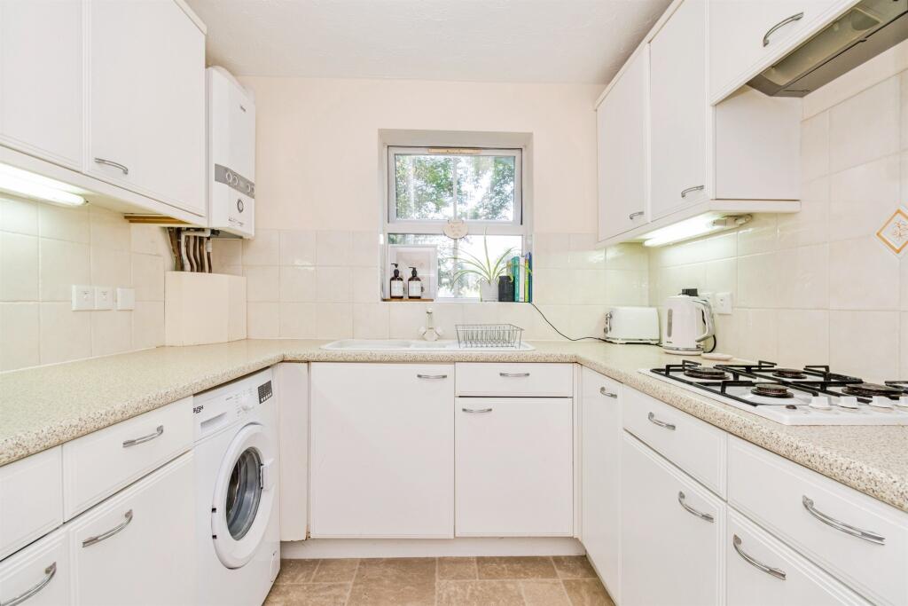 Apartment in Southampton - View 5