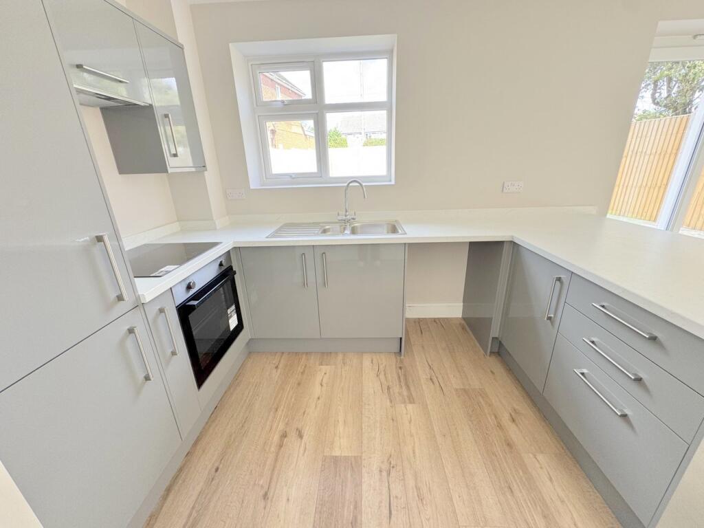 The Crossways, Upton, Poole, BH16 photo 3