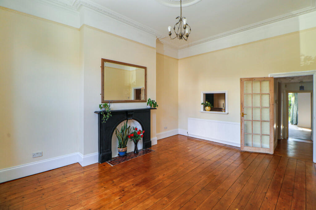 Apartment in Portsmouth, Southsea - View 4