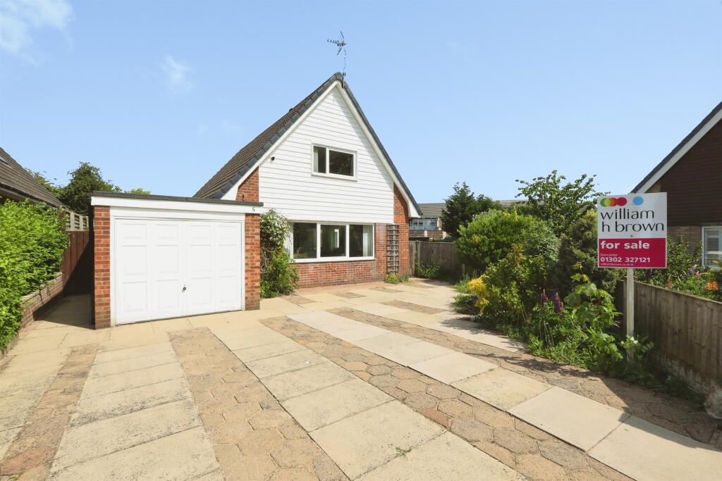 Darfield Close, Rossington, DONCASTER