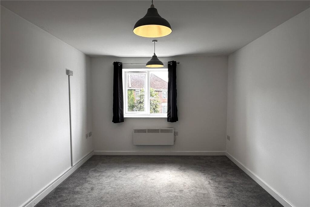 Apartment in Westbury, Leigh Park - View 5