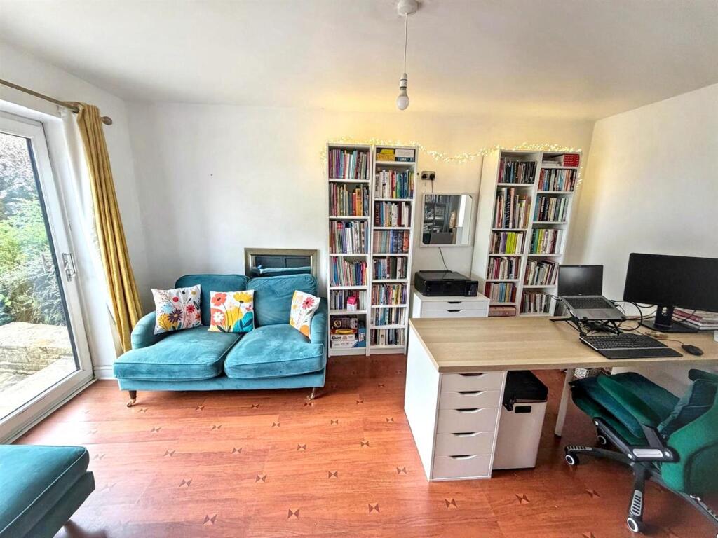 House in Bradford - View 4