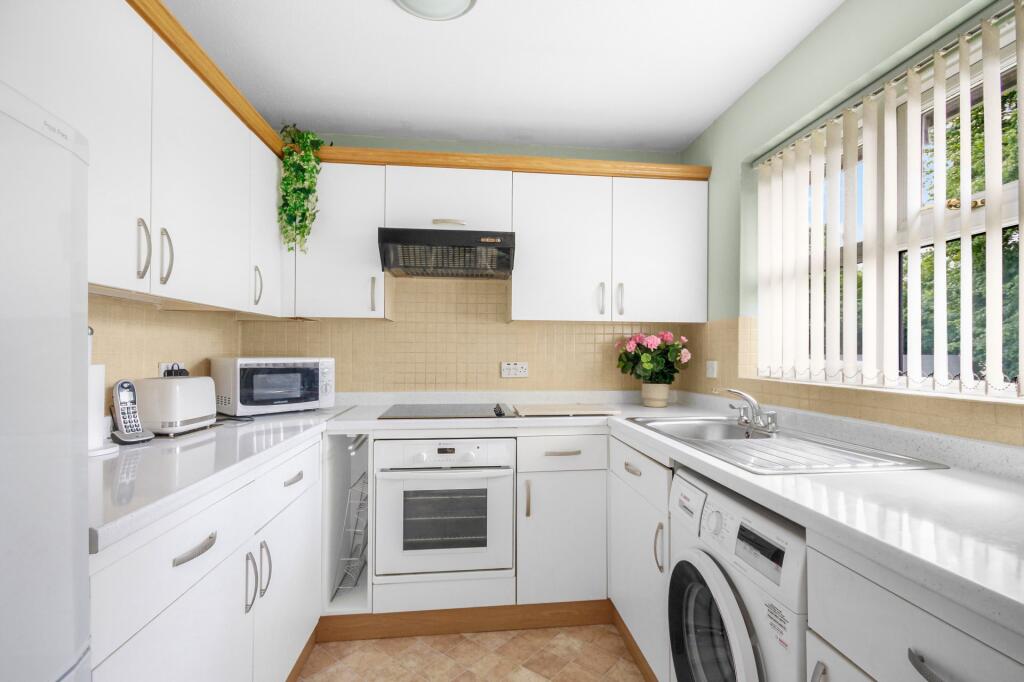 Apartment in Bracknell - View 4
