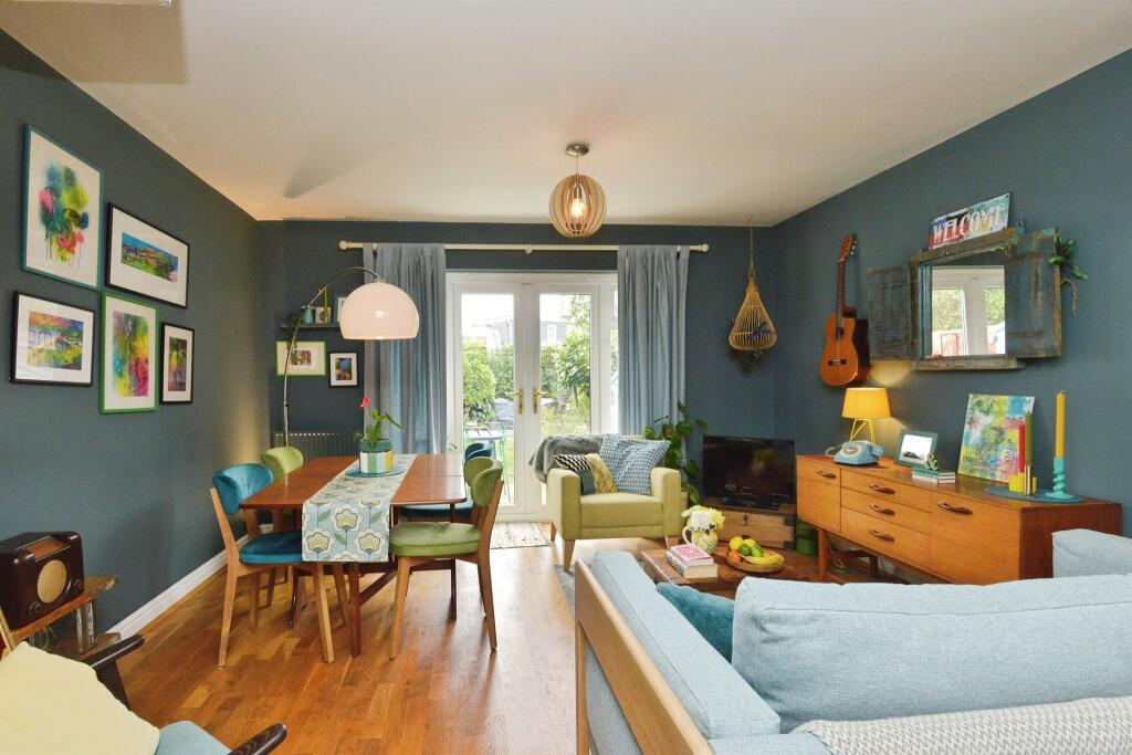 House in Old Stratford, West Northamptonshire - View 4