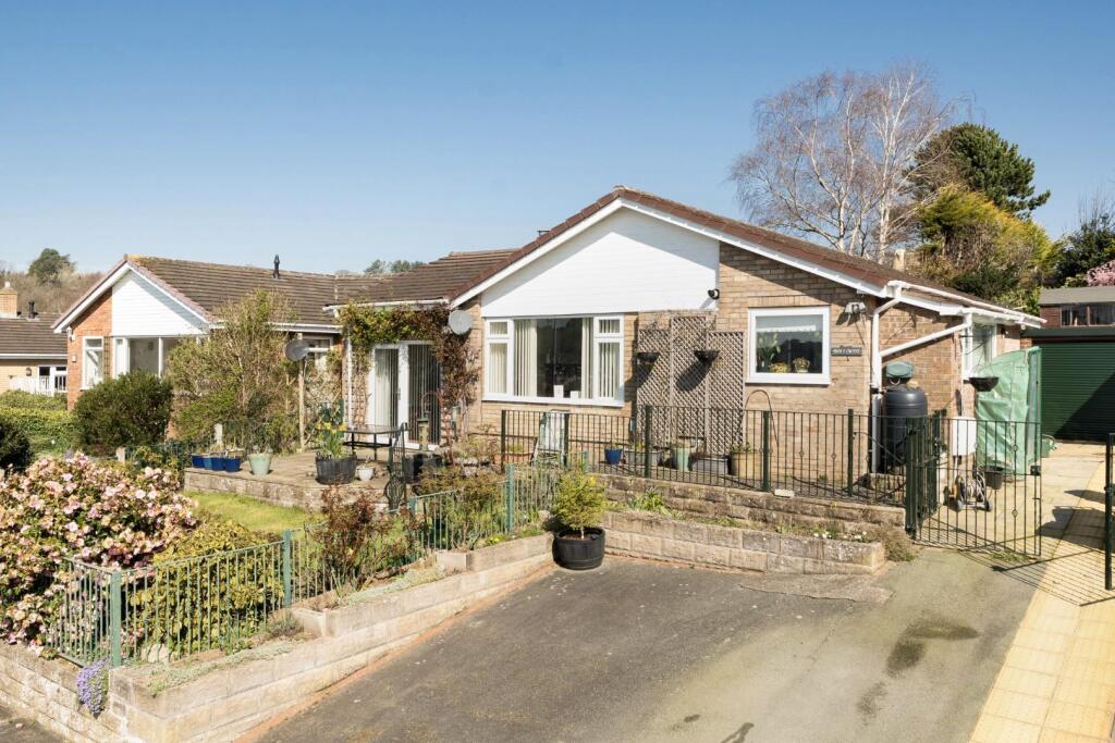 3-bed detached on Churchill Drive, Newtown, £290,000