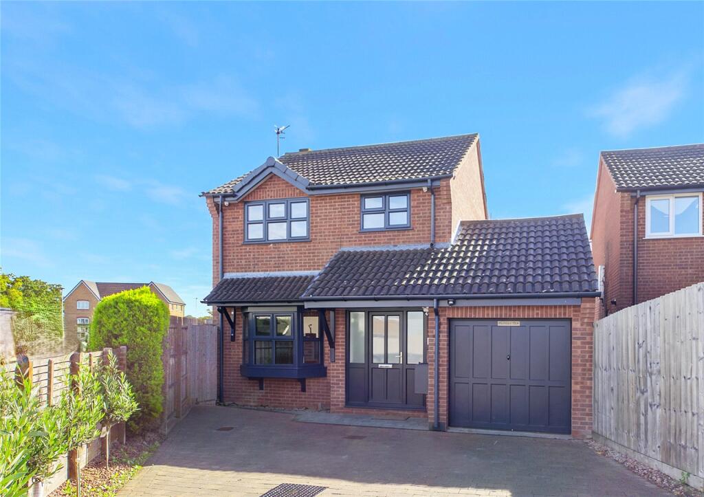 2-bed detached on Trefoil Close, Malvern, Worcestershire, WR14, £350,000