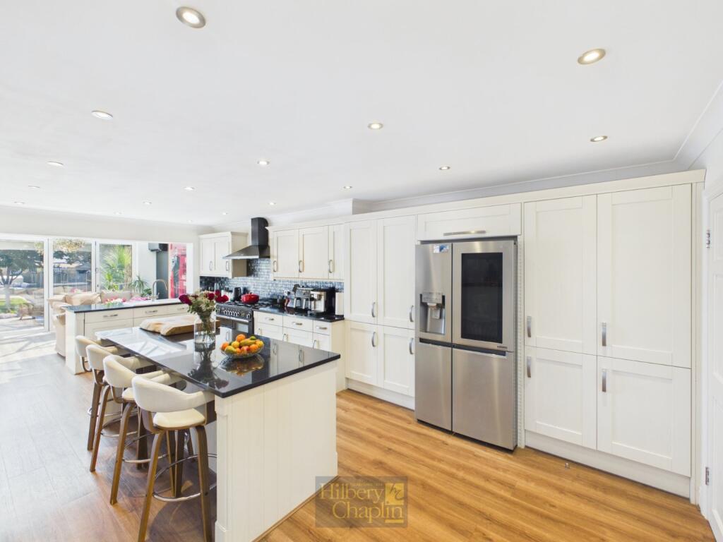 Meadow Way, Upminster, RM14 photo 4