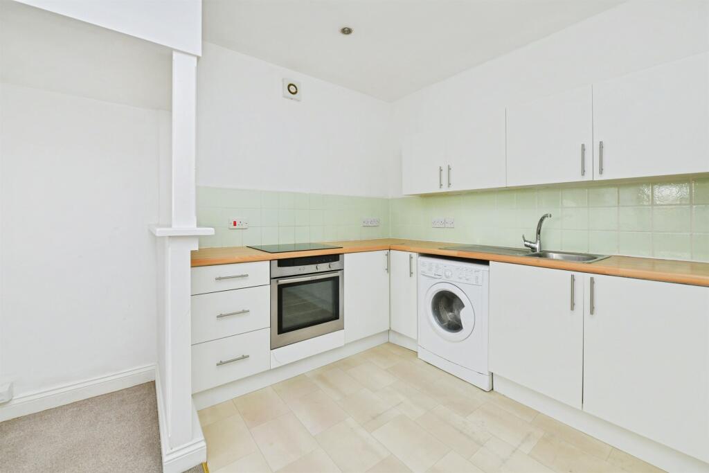 7, St. Lawrence Mews photo 4