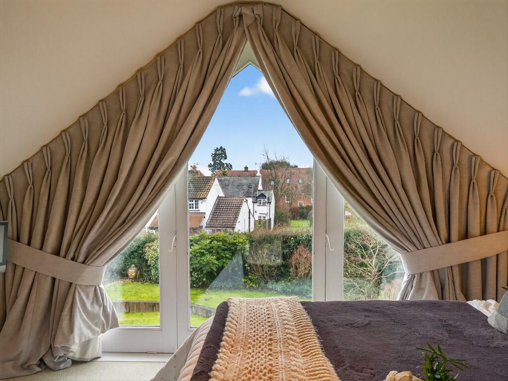 Additional image 30 of Truly distinctive family home, 1 Lamb Lane, Redbourn, AL3