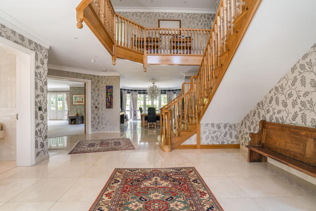 House in Slough - View 3