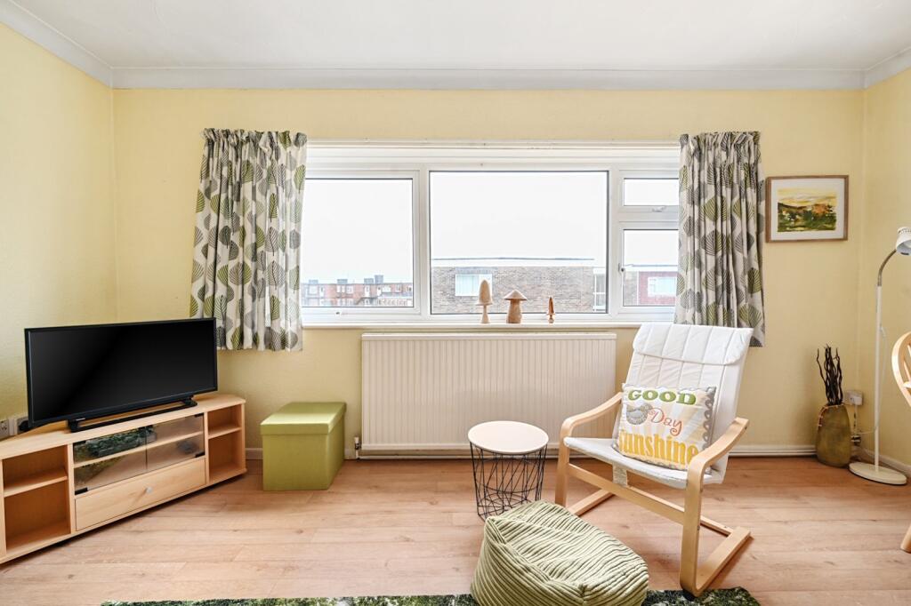 Apartment in Adur, Lancing - View 4