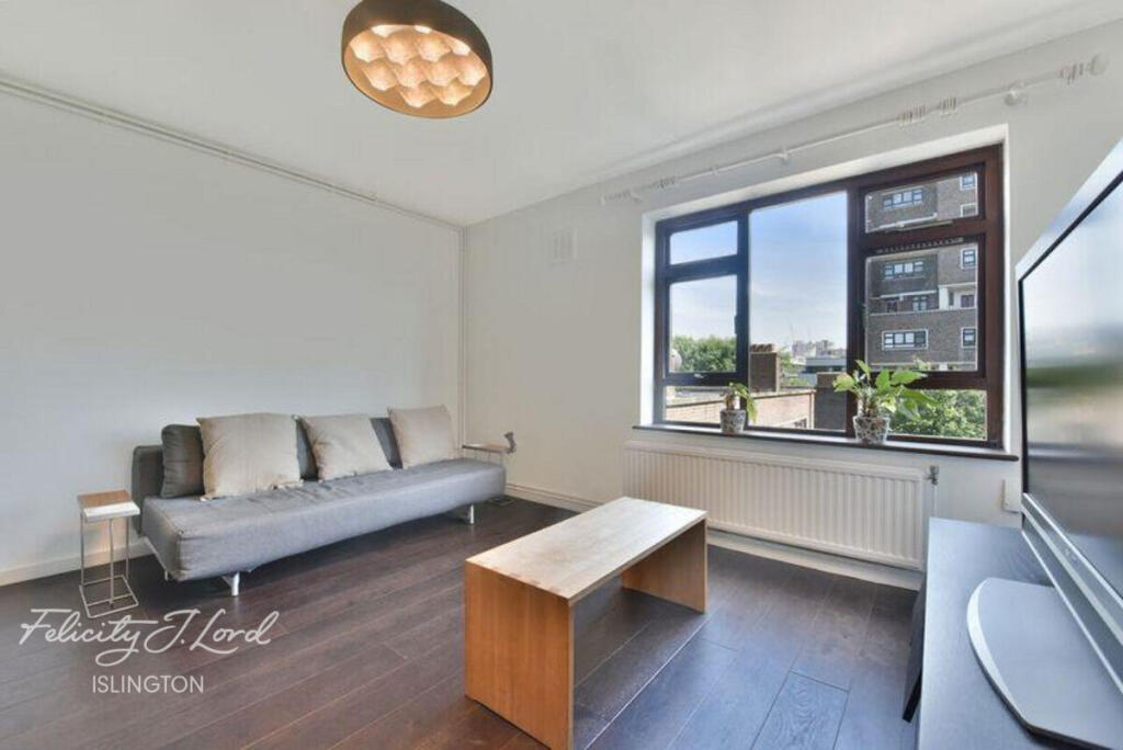Main image of property: St Peter's Street, London